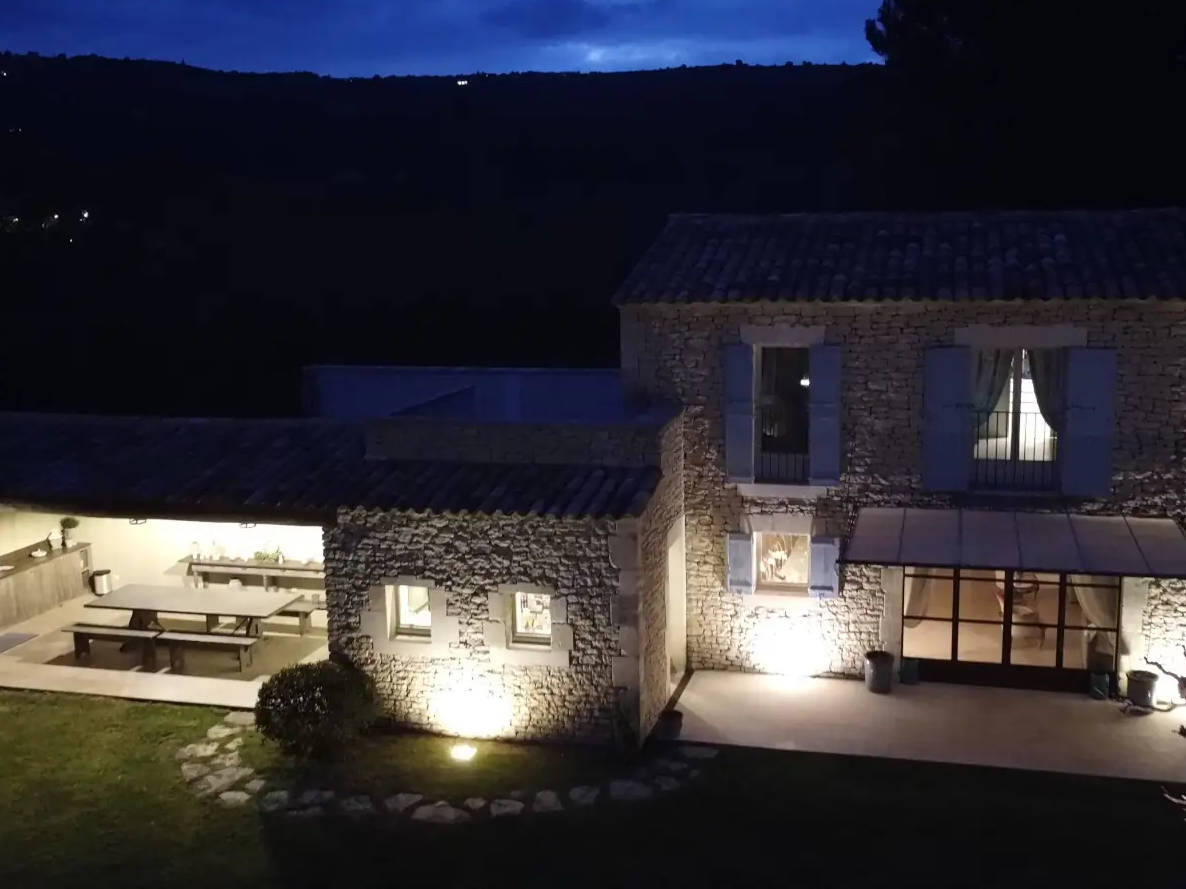 La Truffière du Luberon by night